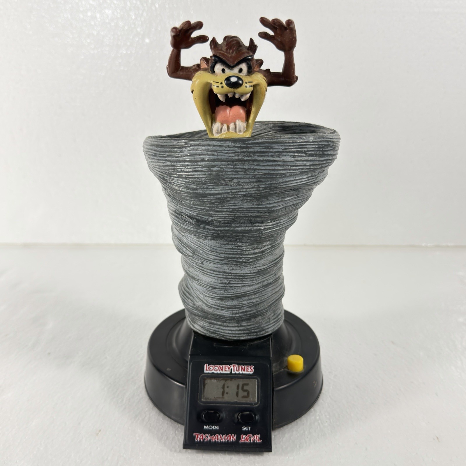 Vintage 1993 Looney Tunes Tasmanian Devil Taz Tornado Talking Alarm Clock Tested Vintage 1993 Looney Tunes Tasmanian Devil Taz Tornado Talking Alarm Clock Tested