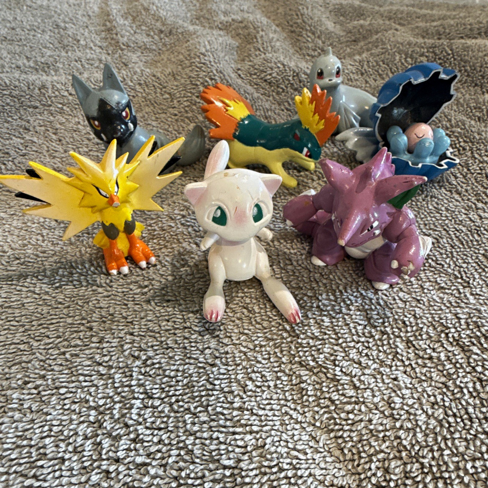 Tomy Nintendo Pokémon  Figurine Lot of 7 includes Mew Zapdos Nidoking