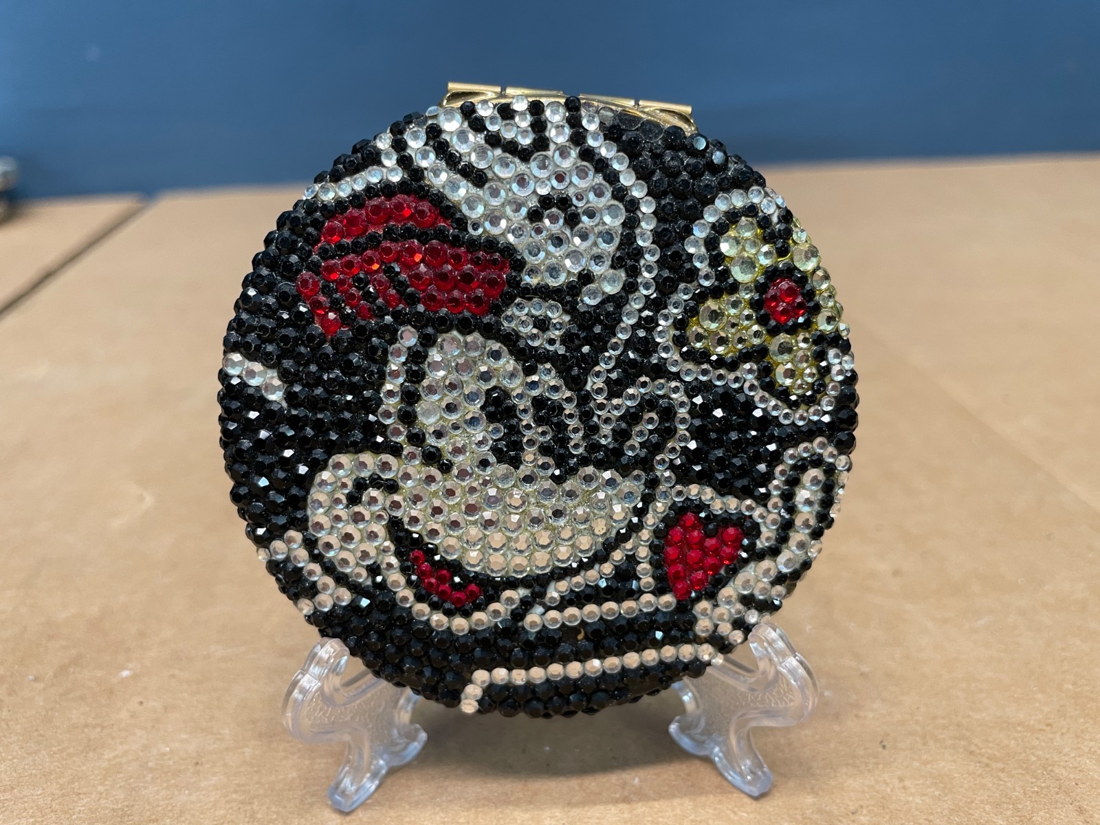 Vintage Rare "Kathrine Baumann Minnie Mouse Crystal Design" Stratton Compact Vintage Rare "Kathrine Baumann Minnie Mouse Crystal Design" Stratton Compact