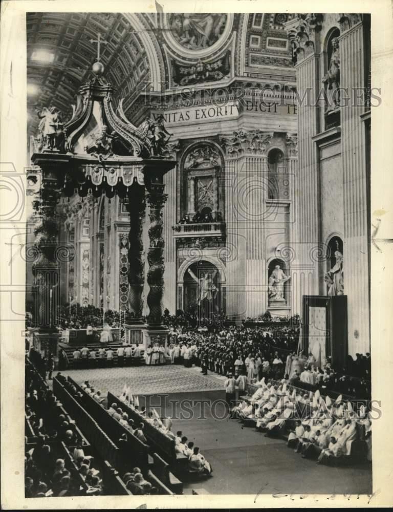 1940 Press Photo Scene during Easter Sunday service at St. Peter's Church-Rome