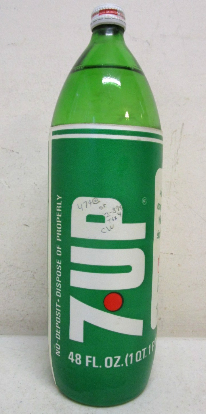 VINTAGE 1970's-80's NOS 7UP SODA STYROFOAM LABEL 48OZ GLASS BOTTLE UNOPENED FULL VINTAGE 1970's-80's NOS 7UP SODA STYROFOAM LABEL 48OZ GLASS BOTTLE UNOPENED FULL