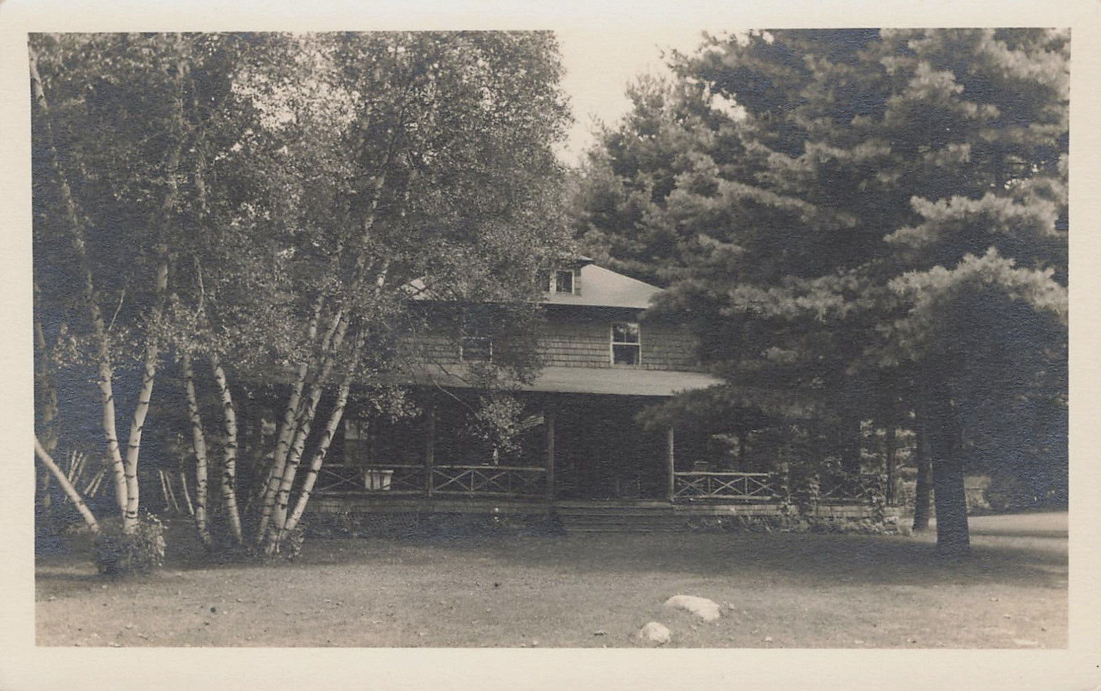 LARGE HOUSE WITH PORCH REAL PHOTO POSTCARD UNKNOWN LOCATION 1940s RPPC