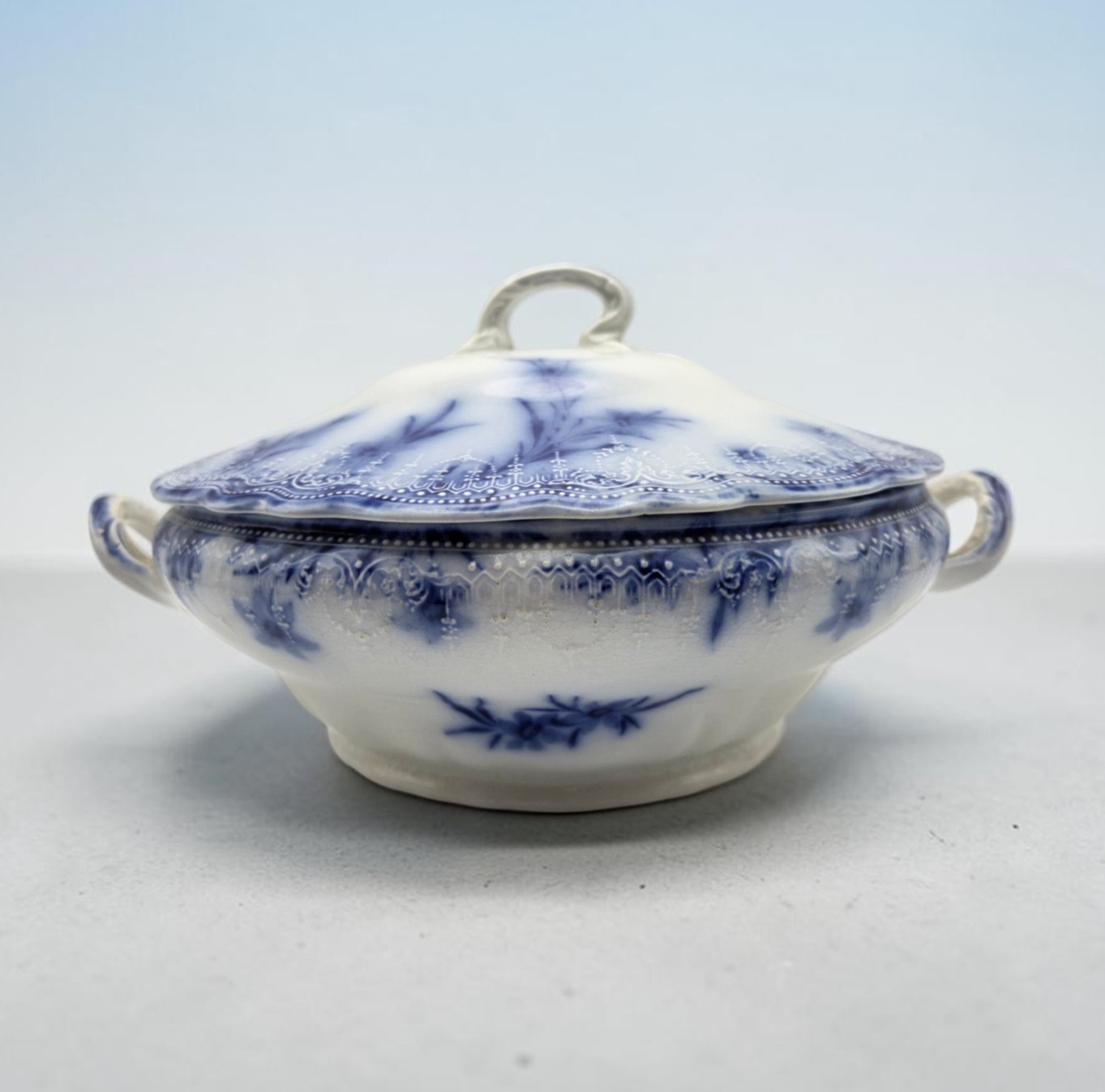 Antique W.H. Grindley Flow Blue Dover Covered Vegetable Dish / Soup Tureen Antique W.H. Grindley Flow Blue Dover Covered Vegetable Dish / Soup Tureen