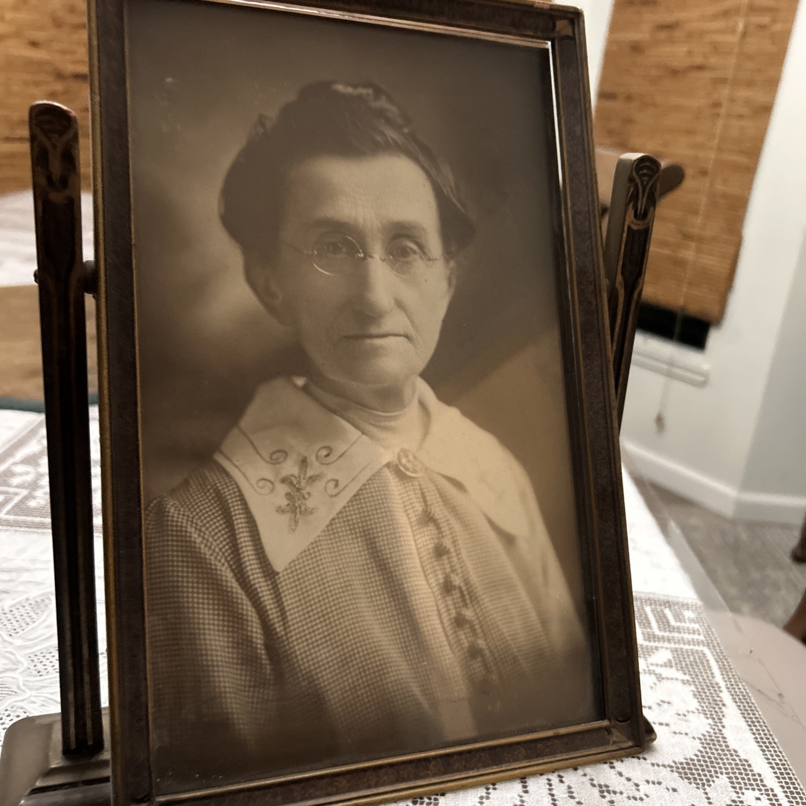 Vintage Antique Art Deco Swinging Tilt Wood Picture Frame Silver Hailide photo Vintage Antique Art Deco Swinging Tilt Wood Picture Frame Silver Hailide photo