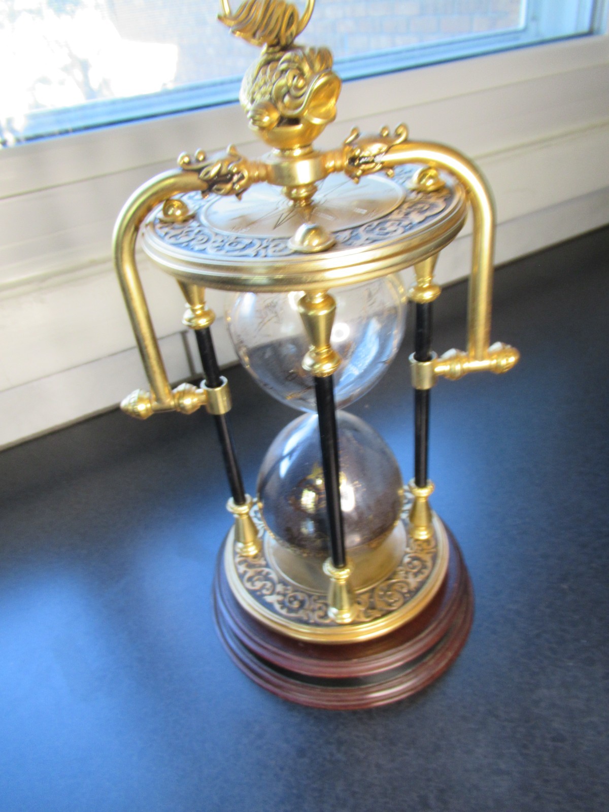 Franklin Mint Maritime Historical Society Zodiac Hourglass 1990's 9.5"