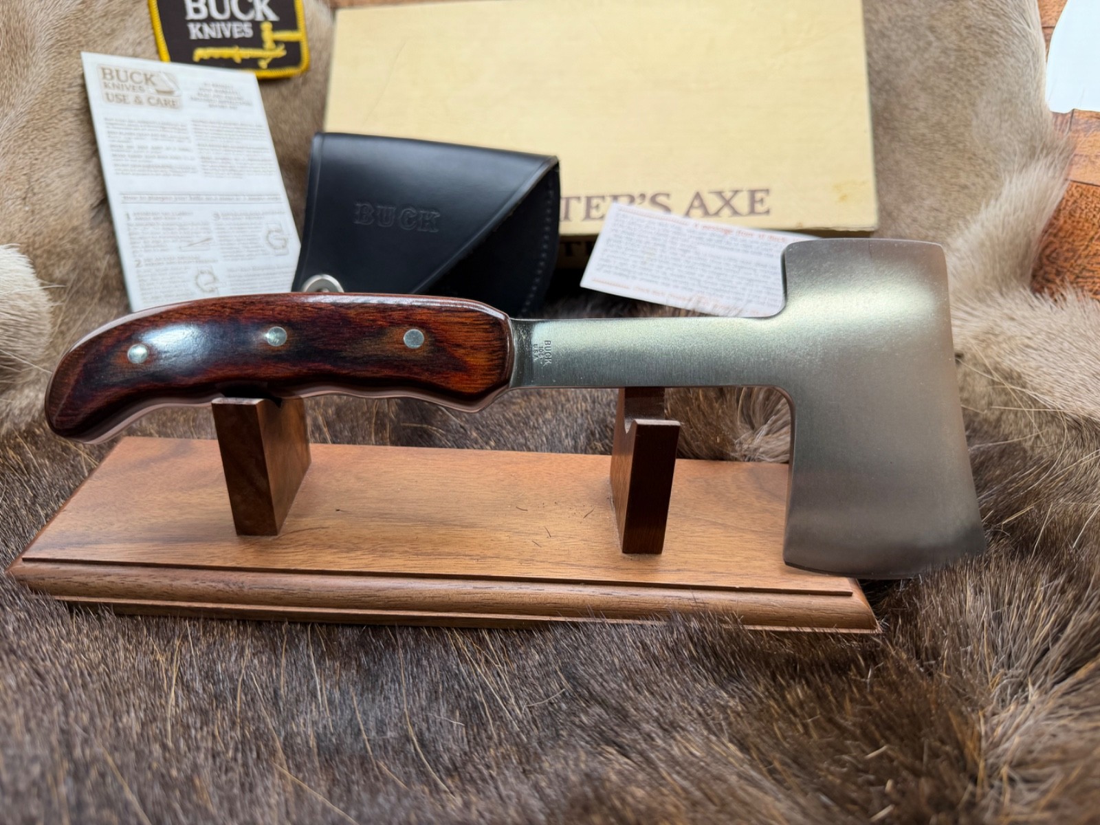 Vintage 106 Pre 1967 Buck Hatchet / Axe One Liner Black Handle Mint & Rare- A1 Vintage 106 Pre 1967 Buck Hatchet / Axe One Liner Black Handle Mint & Rare- A1