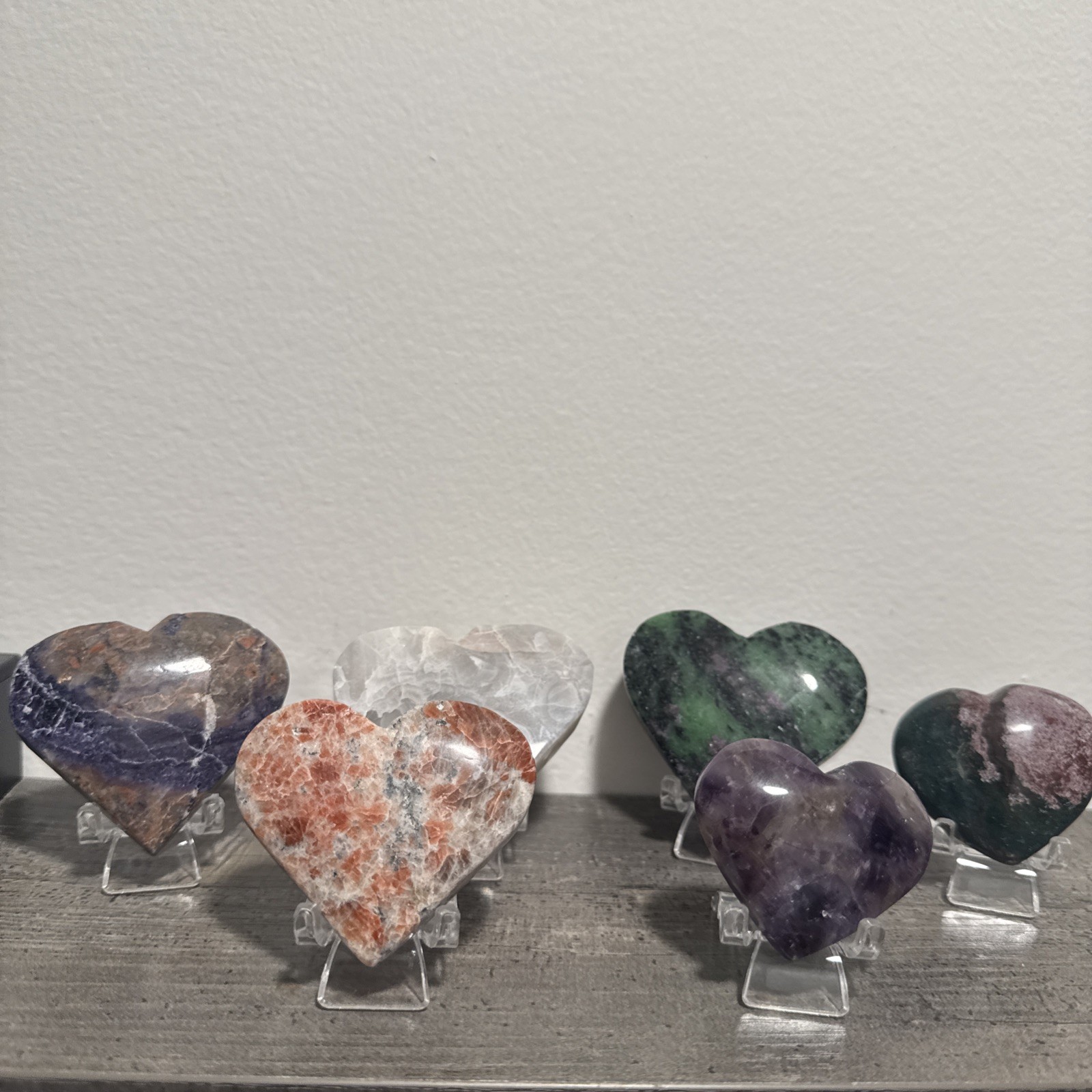 Six Piece Mixed Material Crystal Heart Carvings With Stands