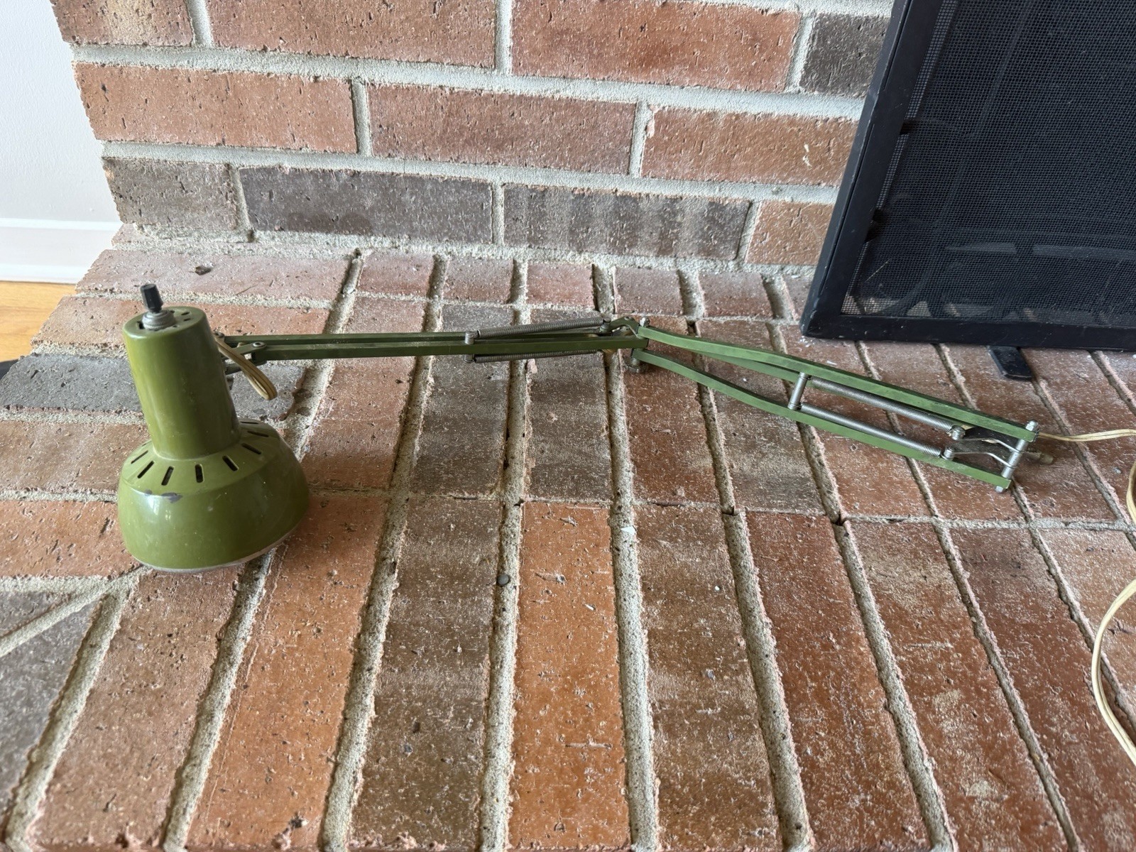 Vintage Industrial Articulating Machine Lamp Green Swing Arm Desk Light Vintage Industrial Articulating Machine Lamp Green Swing Arm Desk Light
