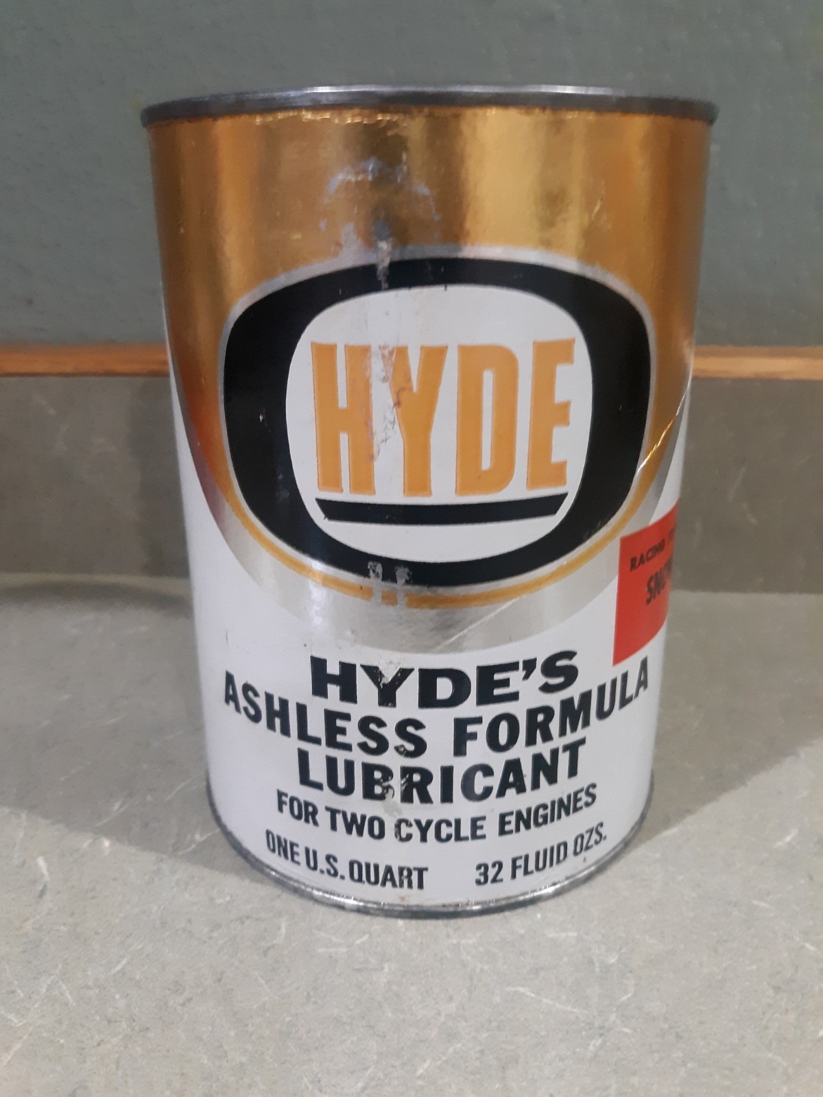 RARE VINTAGE HYDE'S SNOWMOBILE OIL - FULL QUART CAN NOS - PIPESTONE, MN RARE VINTAGE HYDE'S SNOWMOBILE OIL - FULL QUART CAN NOS - PIPESTONE, MN