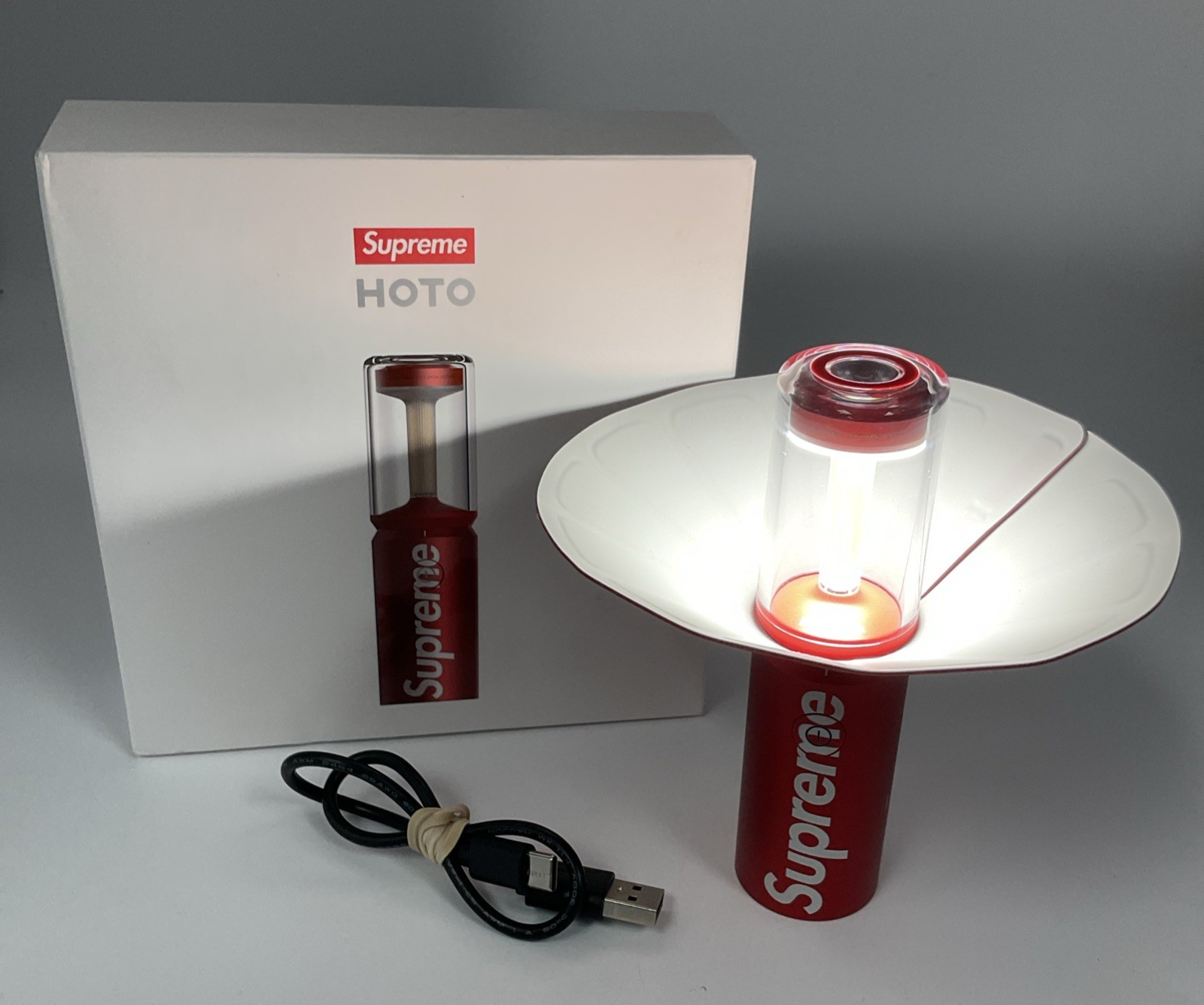 Supreme x HOTO Camp Light Red Limited Edition QWLYD001 LED Camping Lantern Supreme x HOTO Camp Light Red Limited Edition QWLYD001 LED Camping Lantern