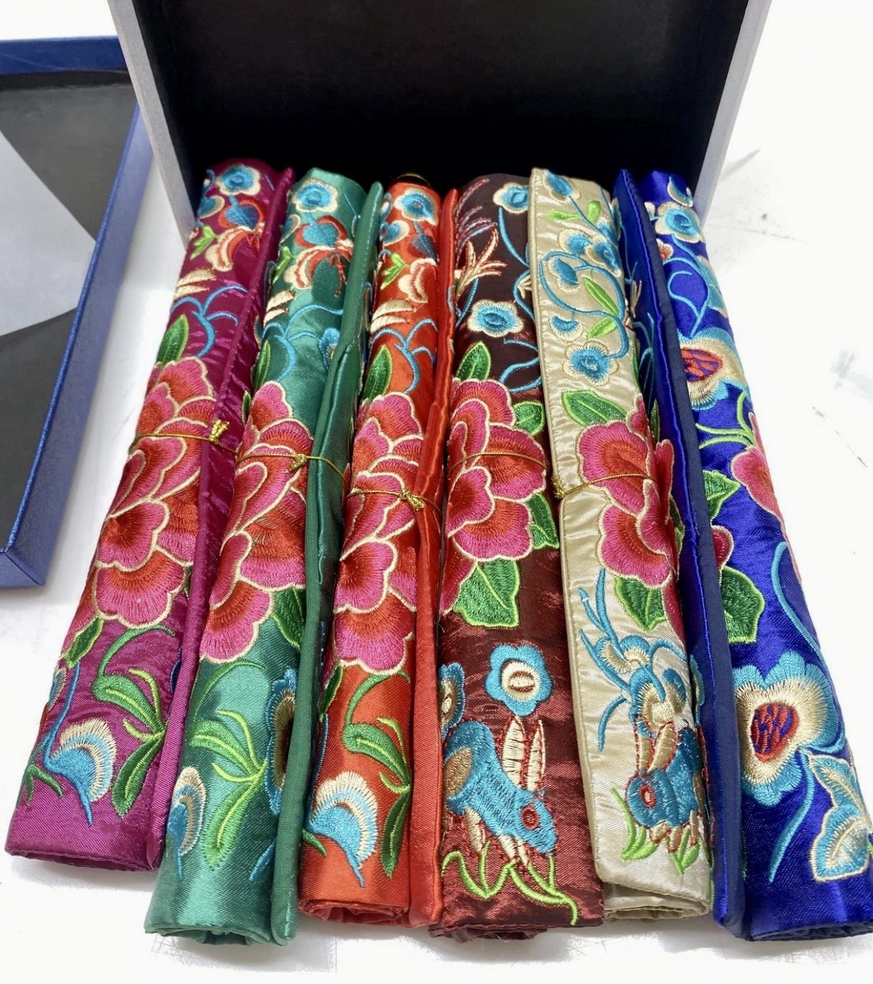 VTG Chinese Handmade Silk Embroidered Peonies Mats Set Of 6 IOB VTG Chinese Handmade Silk Embroidered Peonies Mats Set Of 6 IOB