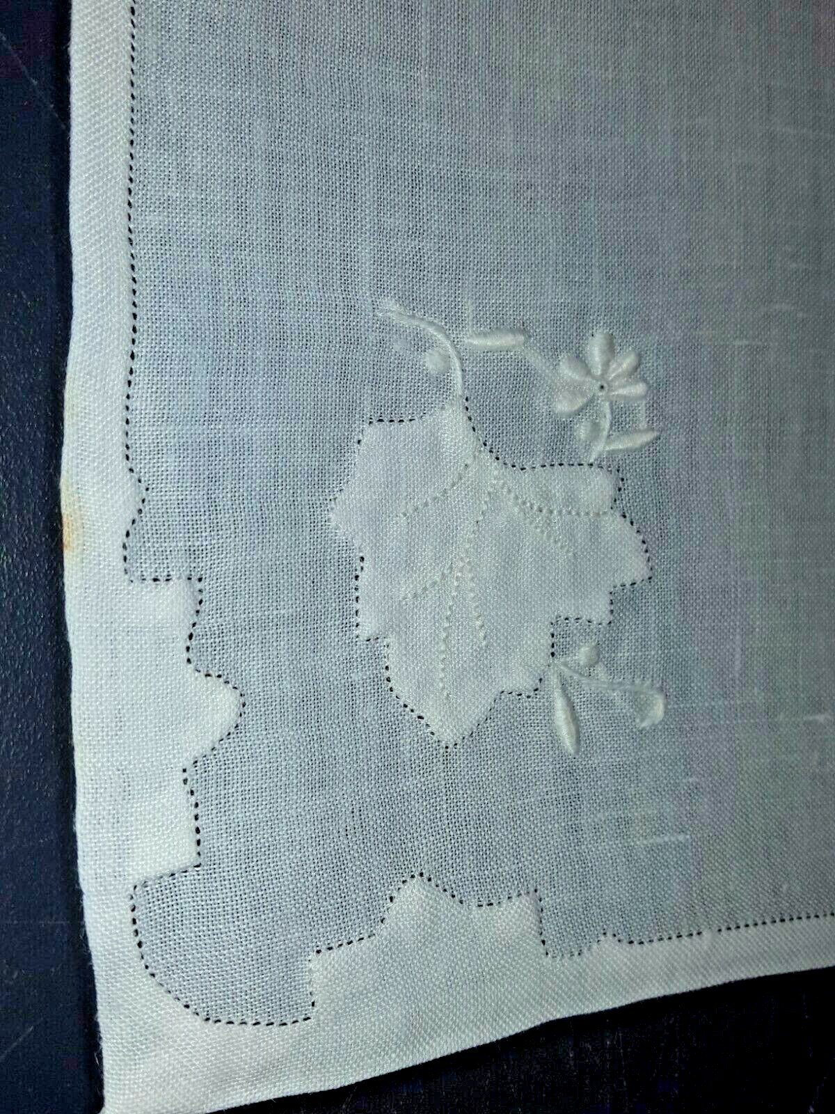 8 MADEIRA EMBROIDERY leaf applique corner dinner napkins 16" x 17" sq vintage