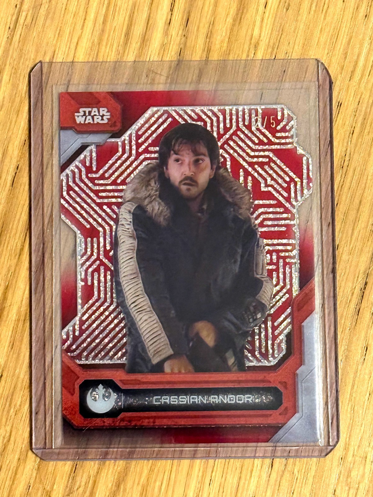 2024 Topps High Tek Star Wars #21 Cassian Andor Red Refractor 2/5 2024 Topps High Tek Star Wars #21 Cassian Andor Red Refractor 2/5