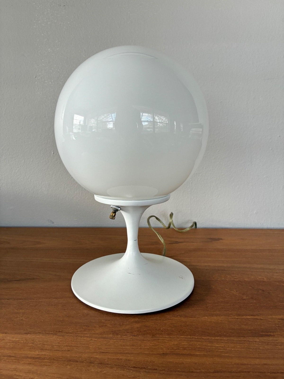 Vintage Mid Century Modern Bill Curry Globe Lamp LAUREL Lamp Co. Vintage Mid Century Modern Bill Curry Globe Lamp LAUREL Lamp Co.