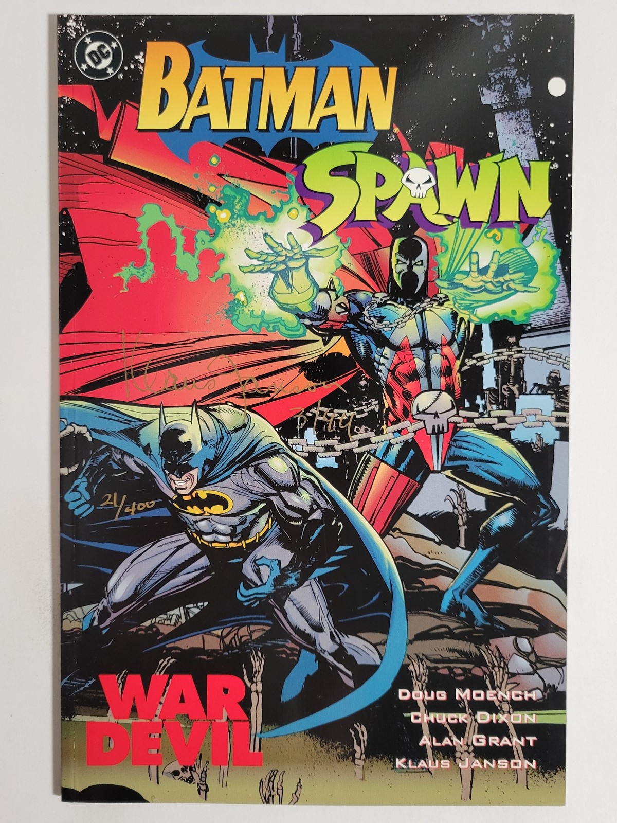 Batman/Spawn: War Devil #1 DC 1994 NM- 9.2 Signed & numbered by Klaus Janson COA Batman/Spawn: War Devil #1 DC 1994 NM- 9.2 Signed & numbered by Klaus Janson COA