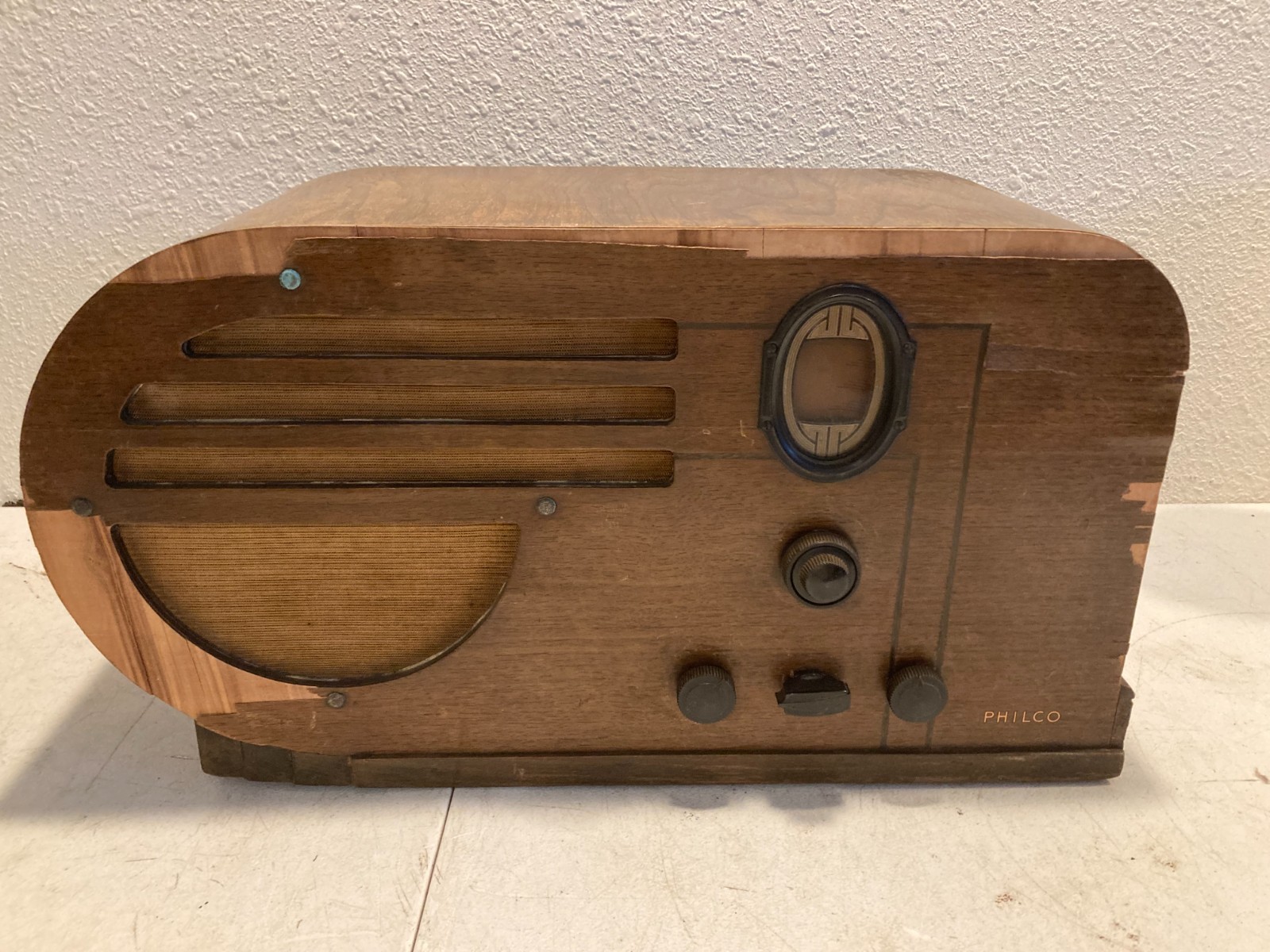 Vintage Philco 610 Large Bullet Art Deco AM/SW Tube Radio - FOR PARTS/REPAIR Vintage Philco 610 Large Bullet Art Deco AM/SW Tube Radio - FOR PARTS/REPAIR