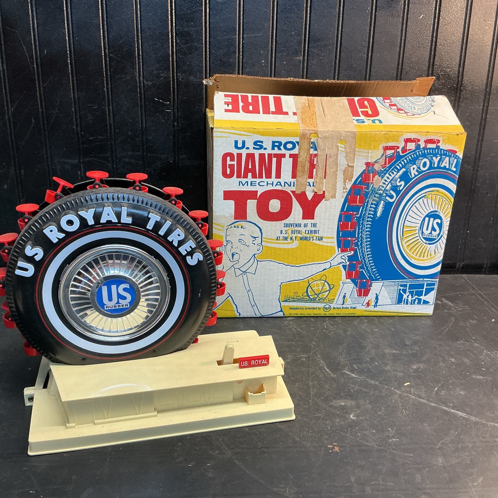New 1964 U.S. Royal Giant Tire Mechanical Souvenir Toy Of The N.Y. Worlds Fair New 1964 U.S. Royal Giant Tire Mechanical Souvenir Toy Of The N.Y. Worlds Fair