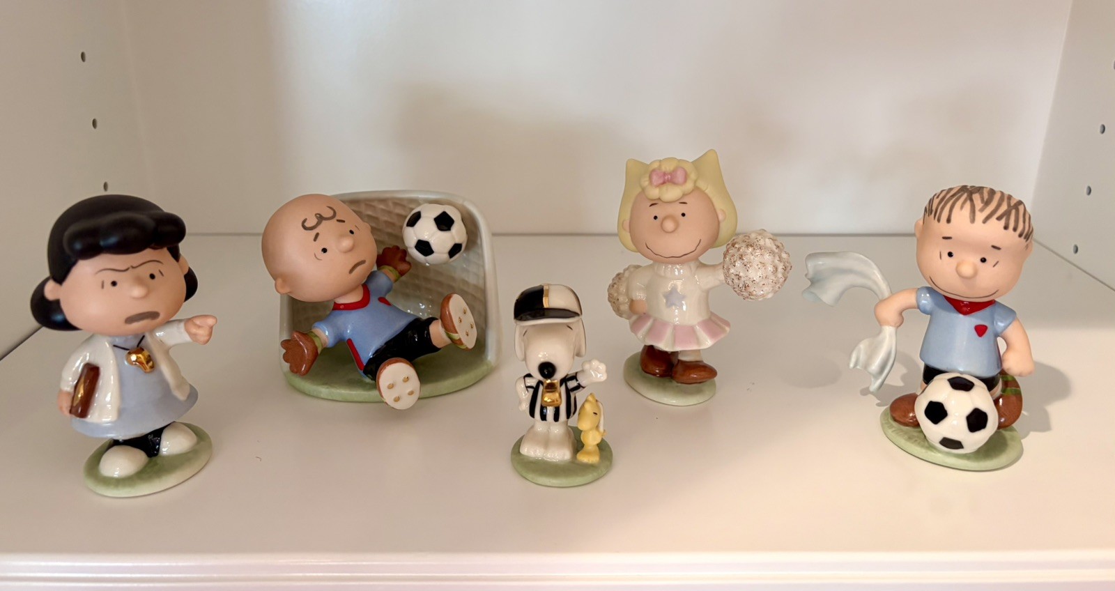 NEW Lenox Peanuts 5 Piece SOCCER TEAM SET Charlie Brown Snoopy Lucy Linus Sally NEW Lenox Peanuts 5 Piece SOCCER TEAM SET Charlie Brown Snoopy Lucy Linus Sally