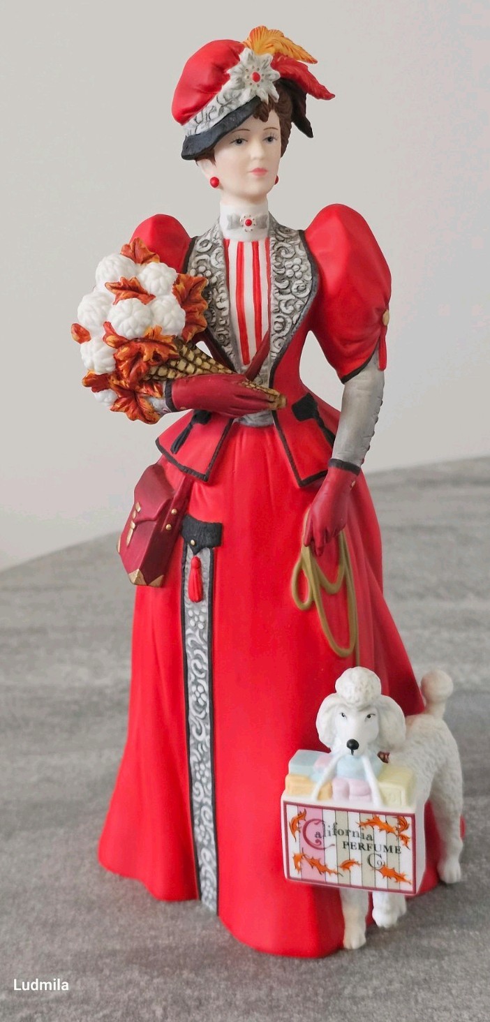 Vintage AVON 1997 Mrs. Albee Award Full-Size Fine Porcelain Lady w/Box+Card Vintage AVON 1997 Mrs. Albee Award Full-Size Fine Porcelain Lady w/Box+Card