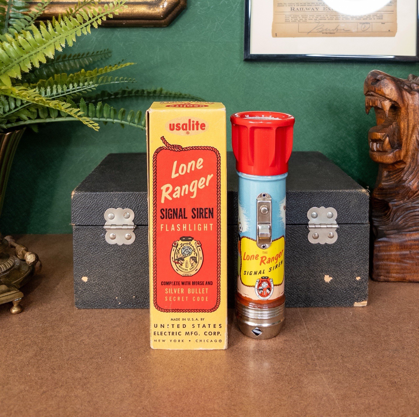 Vintage 1950s Usalite Lone Ranger Signal Siren Flashlight Original Box Work Vintage 1950s Usalite Lone Ranger Signal Siren Flashlight Original Box Work