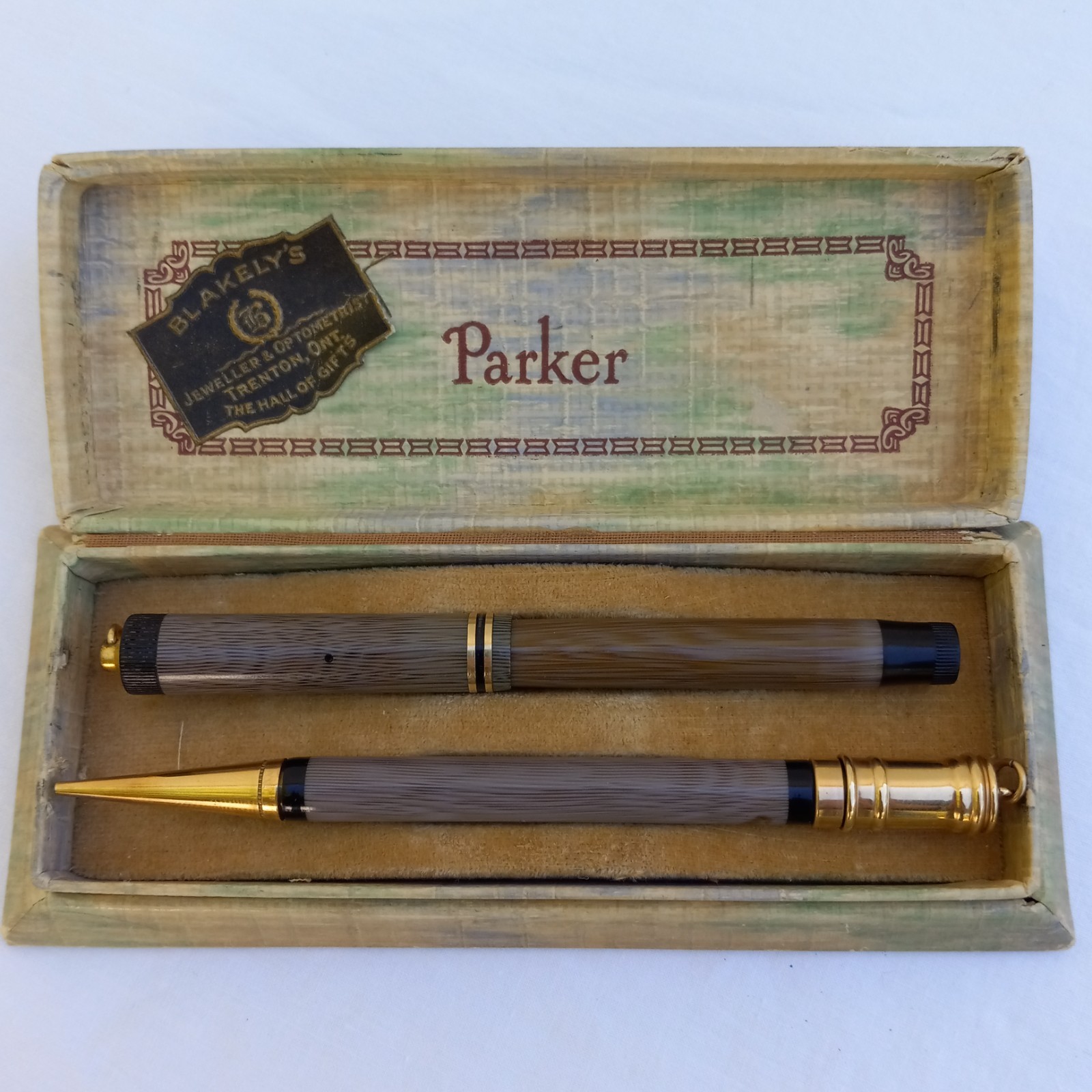 1926-29 PARKER Lucky Curve Pastel Mauve Fountain Pen Mechanical Pencil Set 1926-29 PARKER Lucky Curve Pastel Mauve Fountain Pen Mechanical Pencil Set