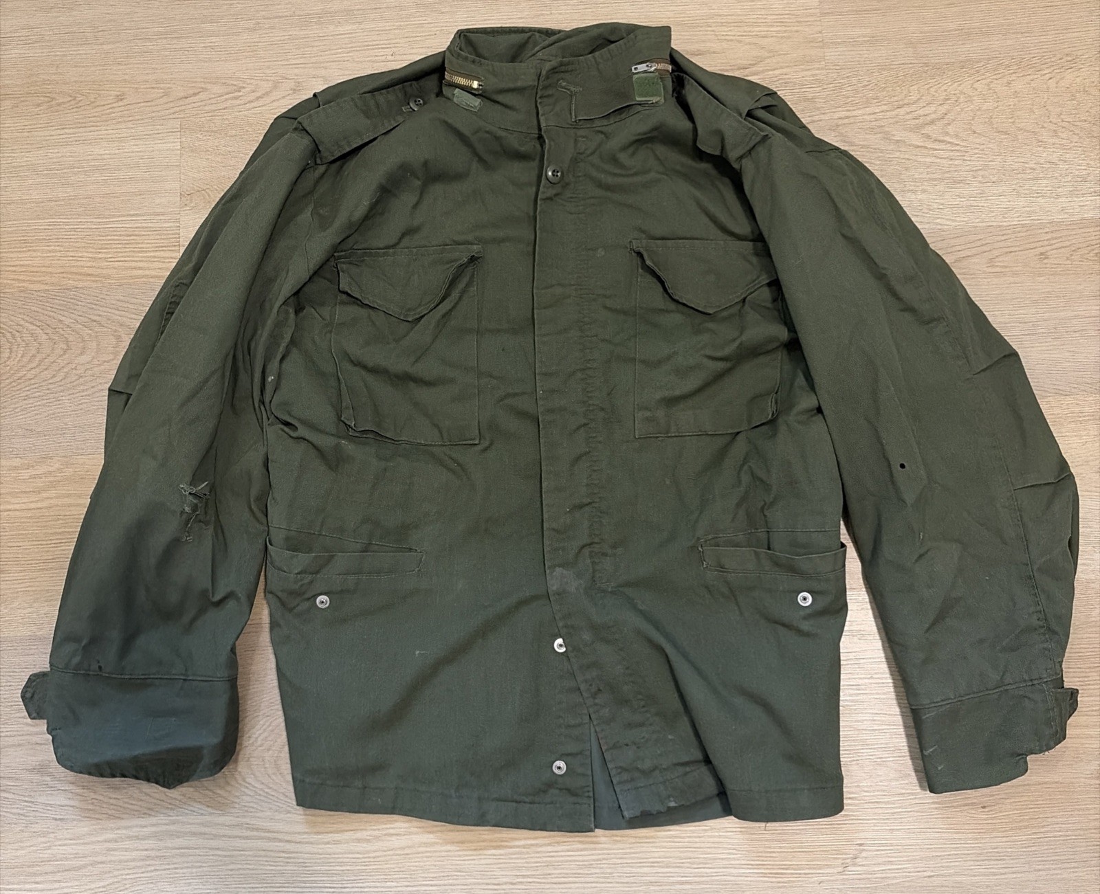 Army Field Jacket Coat M65 Vintage Sz. Large 70’s Vietnam War USA Military Green Army Field Jacket Coat M65 Vintage Sz. Large 70’s Vietnam War USA Military Green