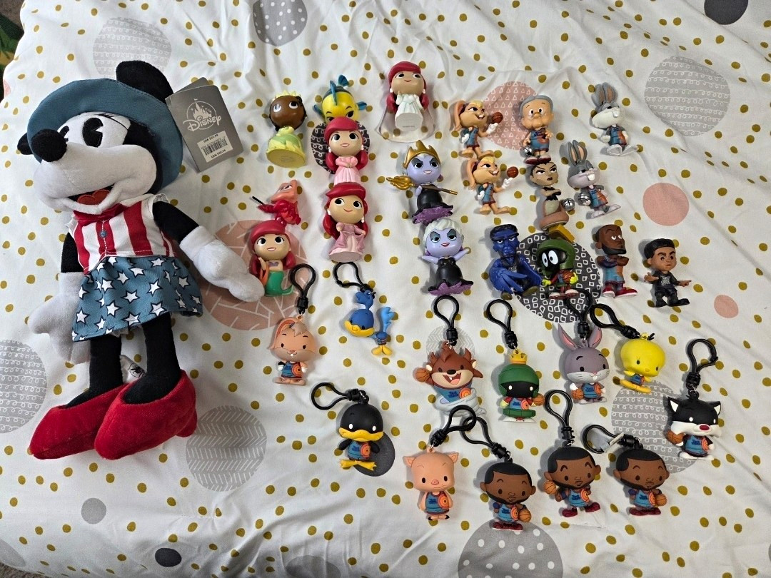 Disney Character Lot of Bag clips and Vinyl Figurines plus Minnie plush Disney Character Lot of Bag clips and Vinyl Figurines plus Minnie plush