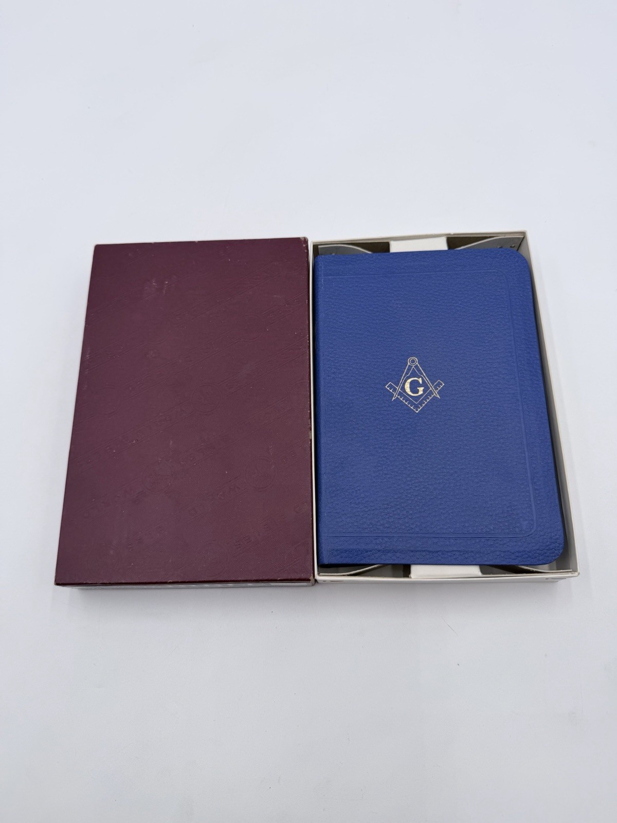 Masonic World Bible King James Version, Blue Leather 1960’s W Box Signatures VTG Masonic World Bible King James Version, Blue Leather 1960’s W Box Signatures VTG