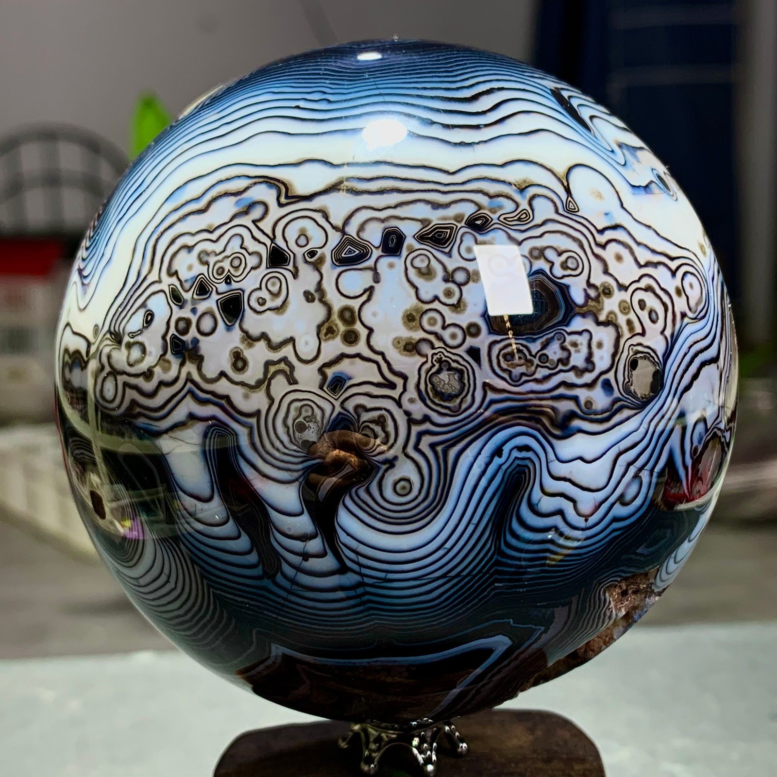 2.27LB Natural black striped agate spherical energy therapy crystal 2.27LB Natural black striped agate spherical energy therapy crystal