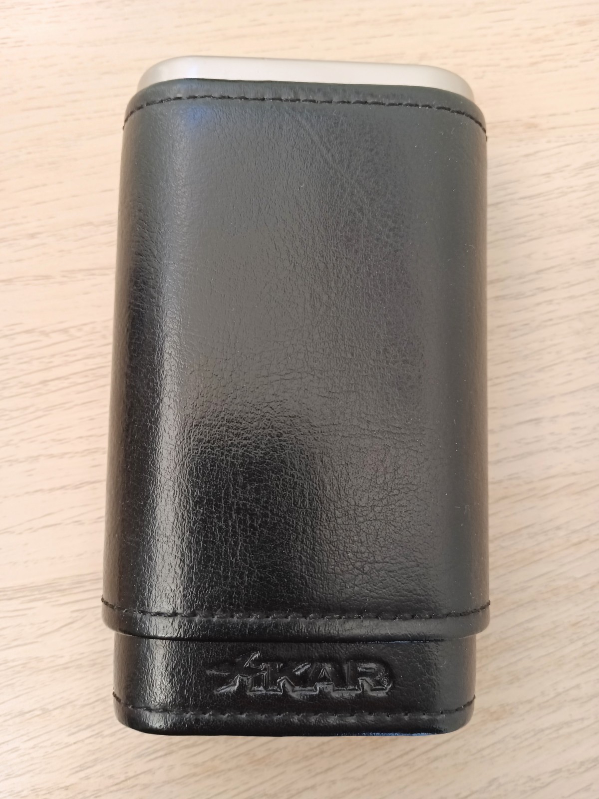 Xikar Envoy Leather Three Cigar Case - Cedar Lined - Black Carbon Fiber Xikar Envoy Leather Three Cigar Case - Cedar Lined - Black Carbon Fiber
