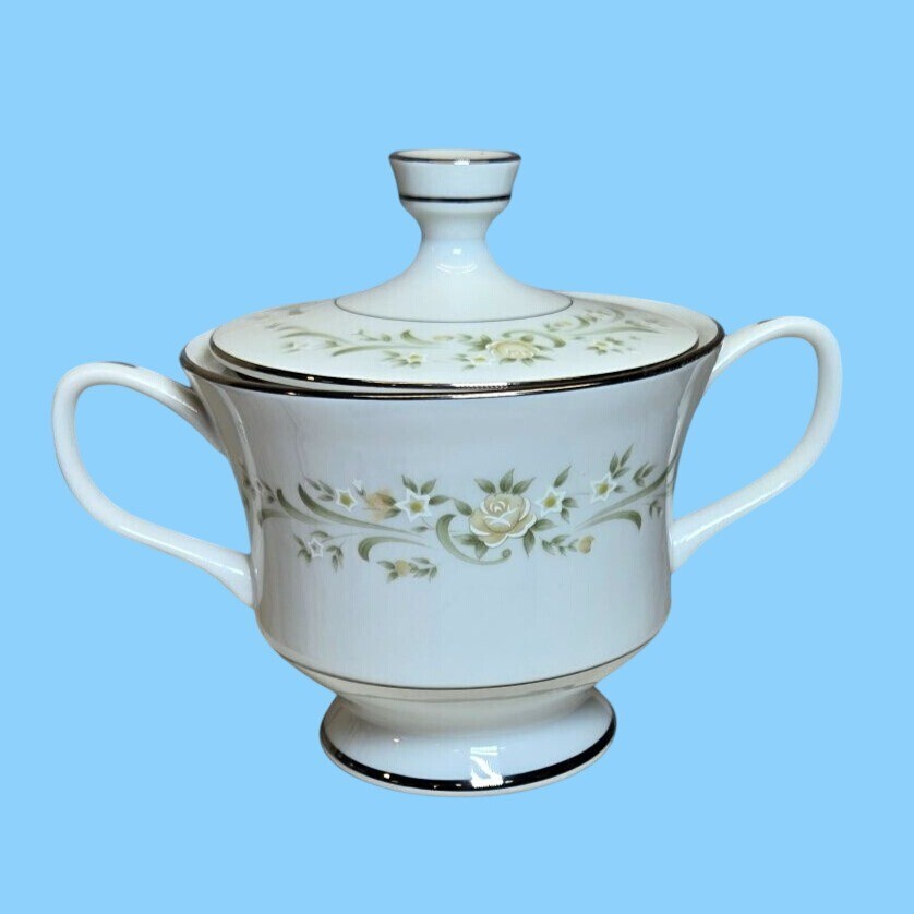 Sango China Debutant Sugar Bowl & lid Set Japan 3688 beige Rose Silver lined vtg