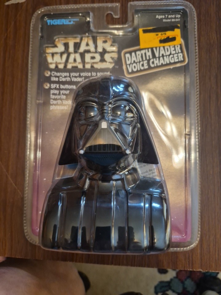 Vintage 1997 Tiger Electronics Star Wars Darth Vader Voice Changer Vintage 1997 Tiger Electronics Star Wars Darth Vader Voice Changer