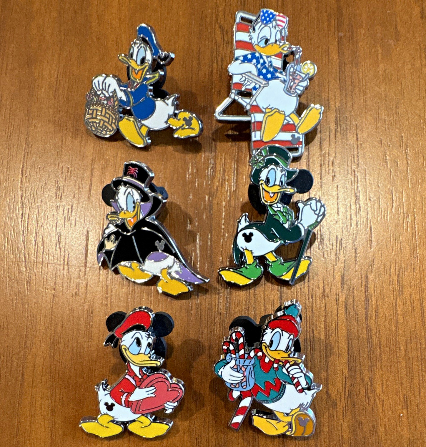 2025 WDW Wave A Donald Duck Holiday Set, including Chaser 2025 WDW Wave A Donald Duck Holiday Set, including Chaser