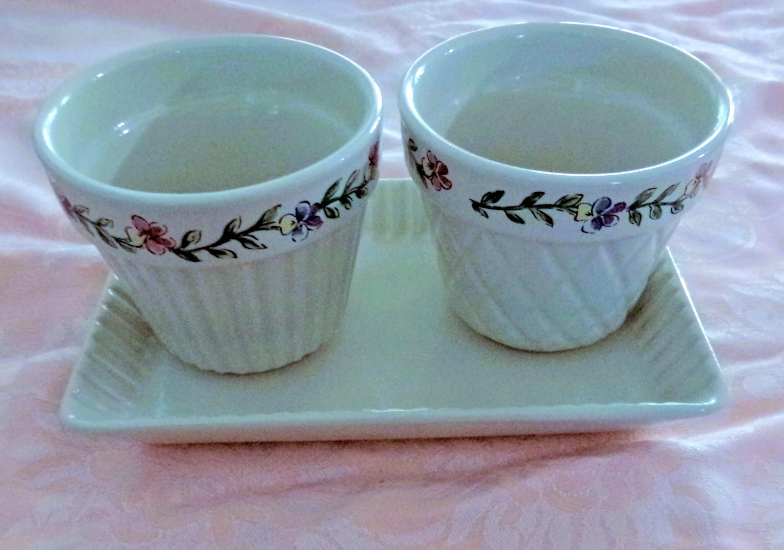 Longaberger Early Blossoms Pottery 2 Flower Pots & Tray Set Made in USA EUC Longaberger Early Blossoms Pottery 2 Flower Pots & Tray Set Made in USA EUC