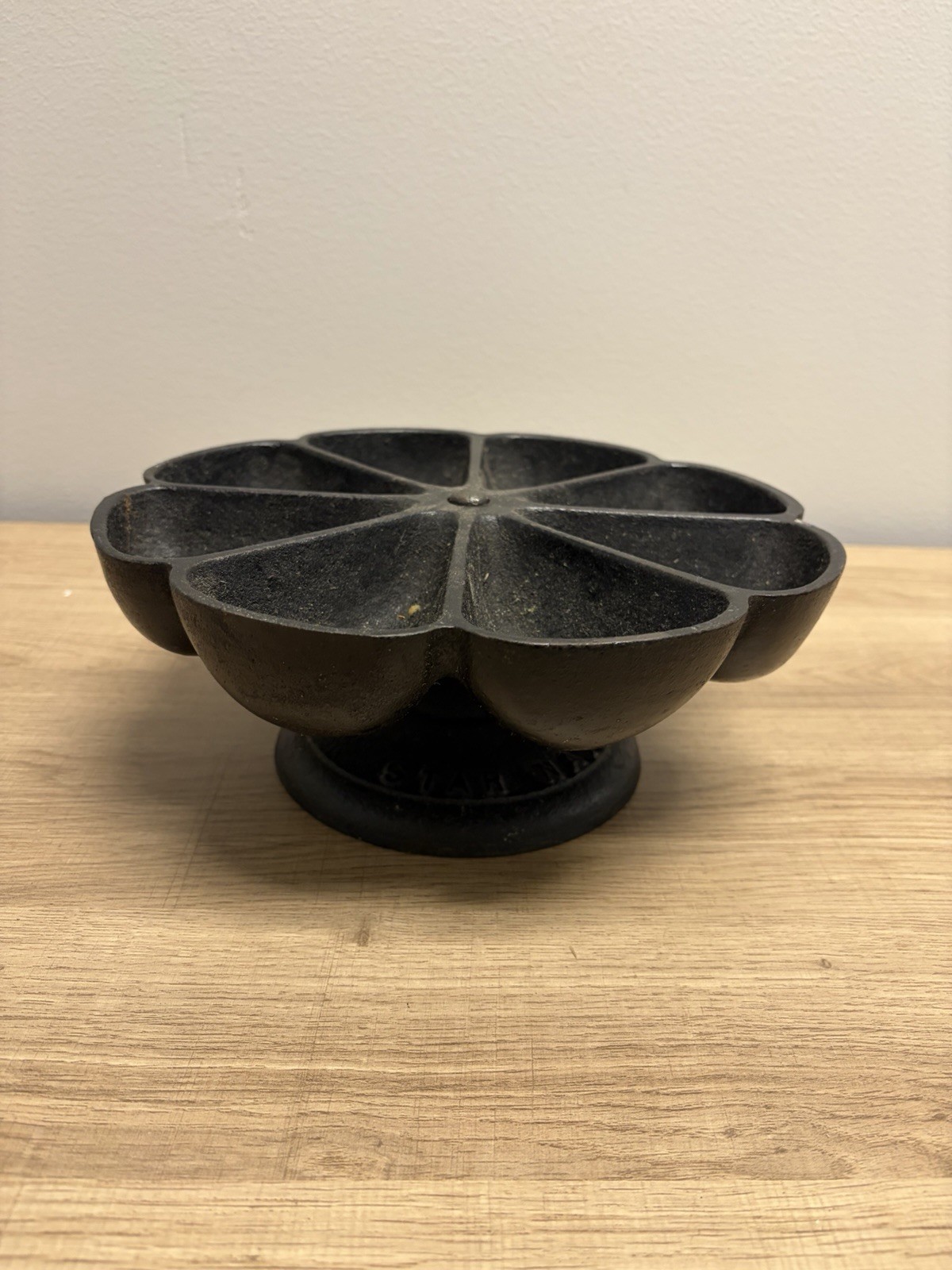 Antique Vintage Cast Iron Rotating Cobbler’s Nail Caddy Star Nail Cup Co. Antique Vintage Cast Iron Rotating Cobbler’s Nail Caddy Star Nail Cup Co.