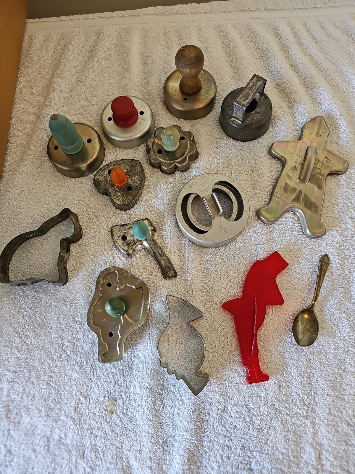 Vintage Cookie Cutter Lot Davis Baking Powder Cat Planters Mr Peanut Calumet