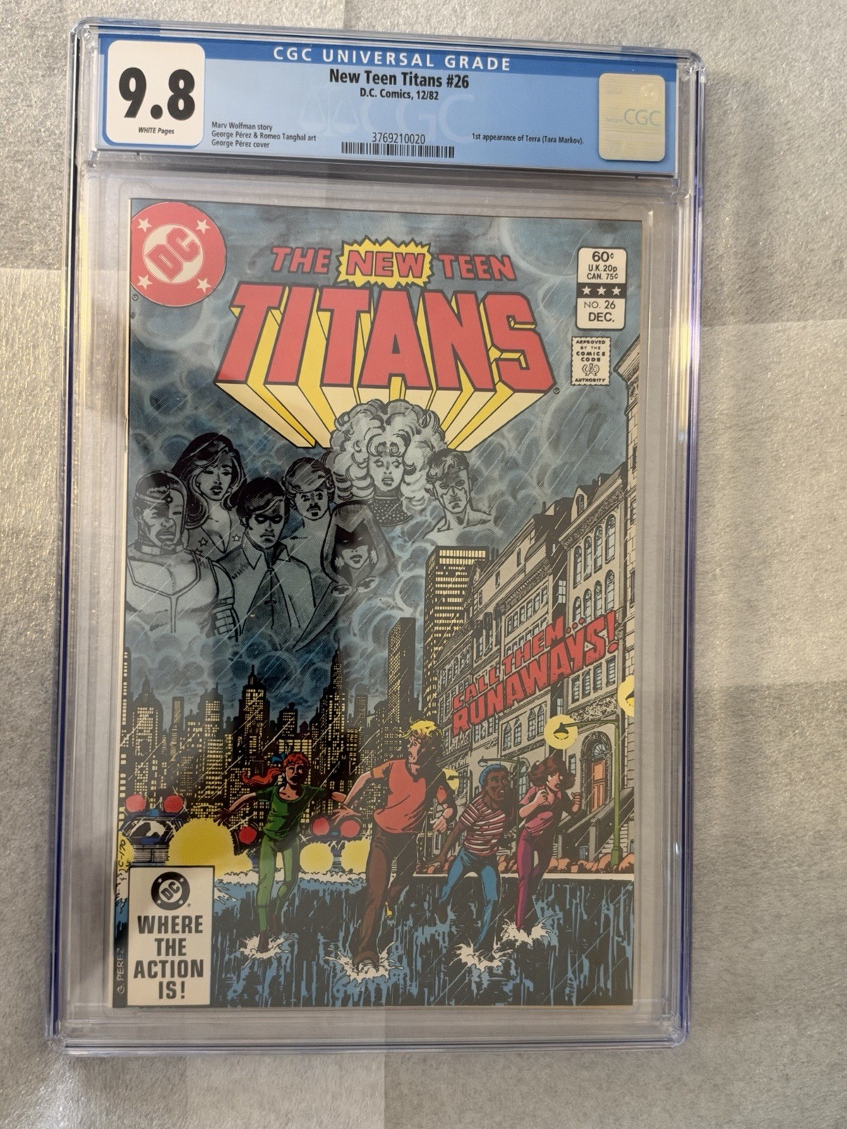 NEW TEEN TITANS 26 White Pages 1st app of Terra CGC 9.8 NEW TEEN TITANS 26 White Pages 1st app of Terra CGC 9.8