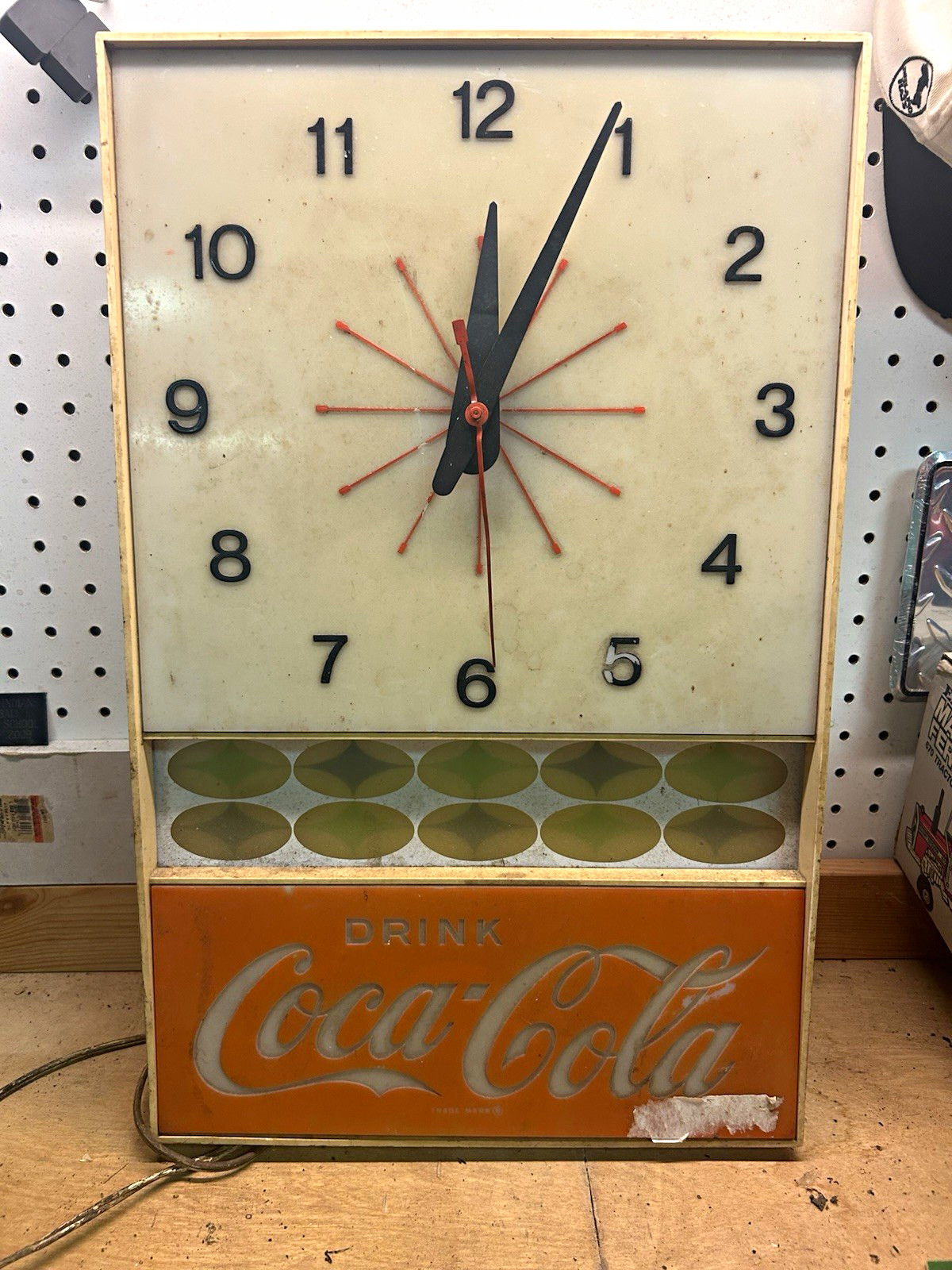 Vintage Coca Cola Clock 1960s-1970s Vintage Coca Cola Clock 1960s-1970s