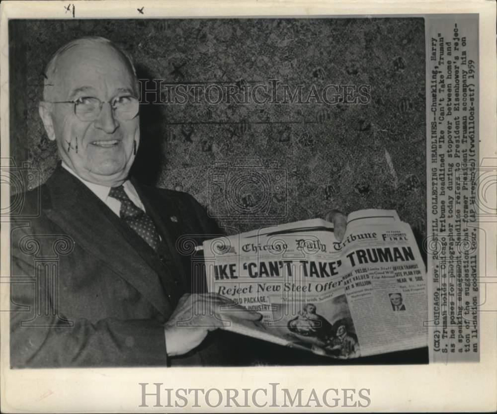 1959 Press Photo Former President Truman holds Chicago Tribune newspaper