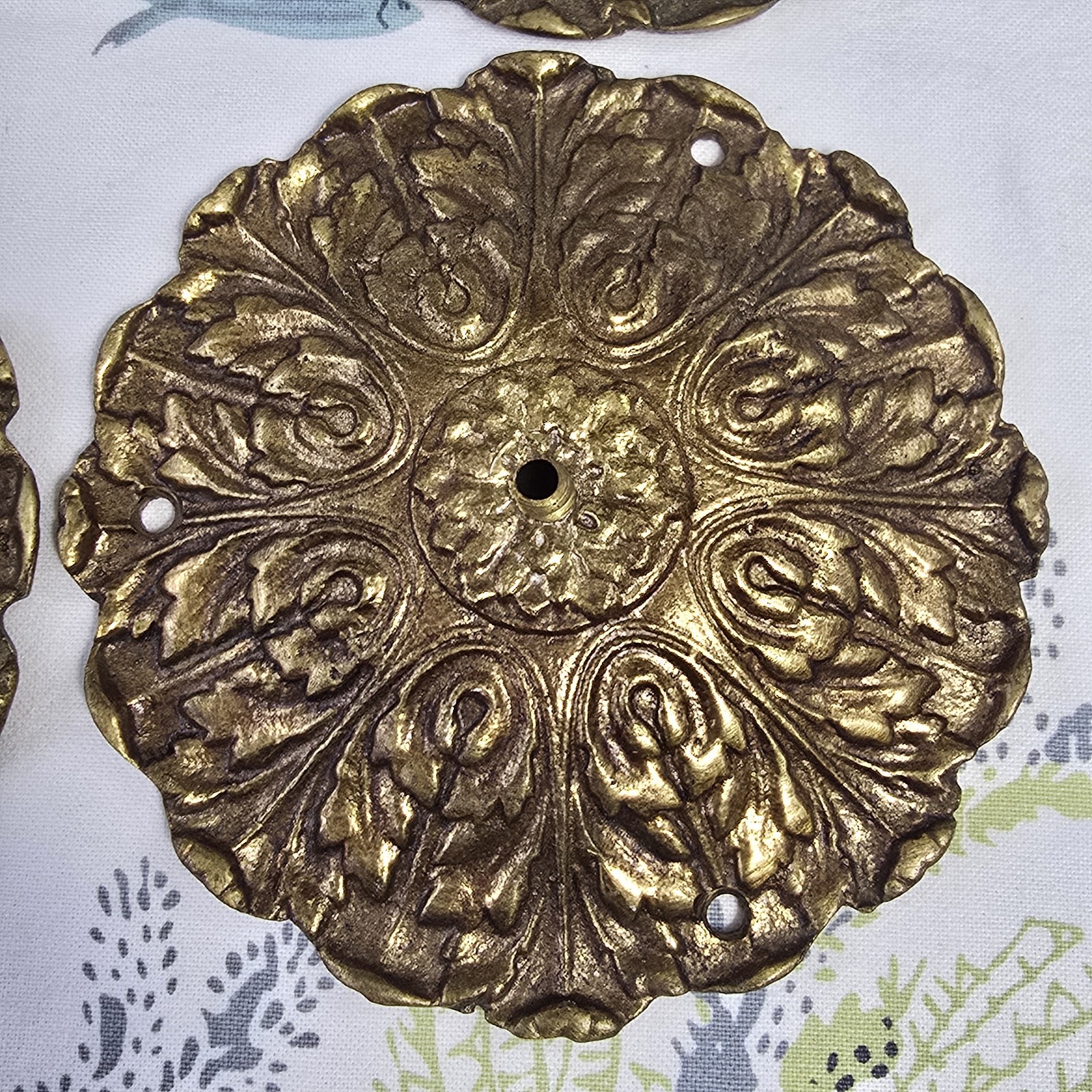 6" Vintage Ornate Cast Brass Ceiling Canopy Back Plate Lamp Light 6" Vintage Ornate Cast Brass Ceiling Canopy Back Plate Lamp Light