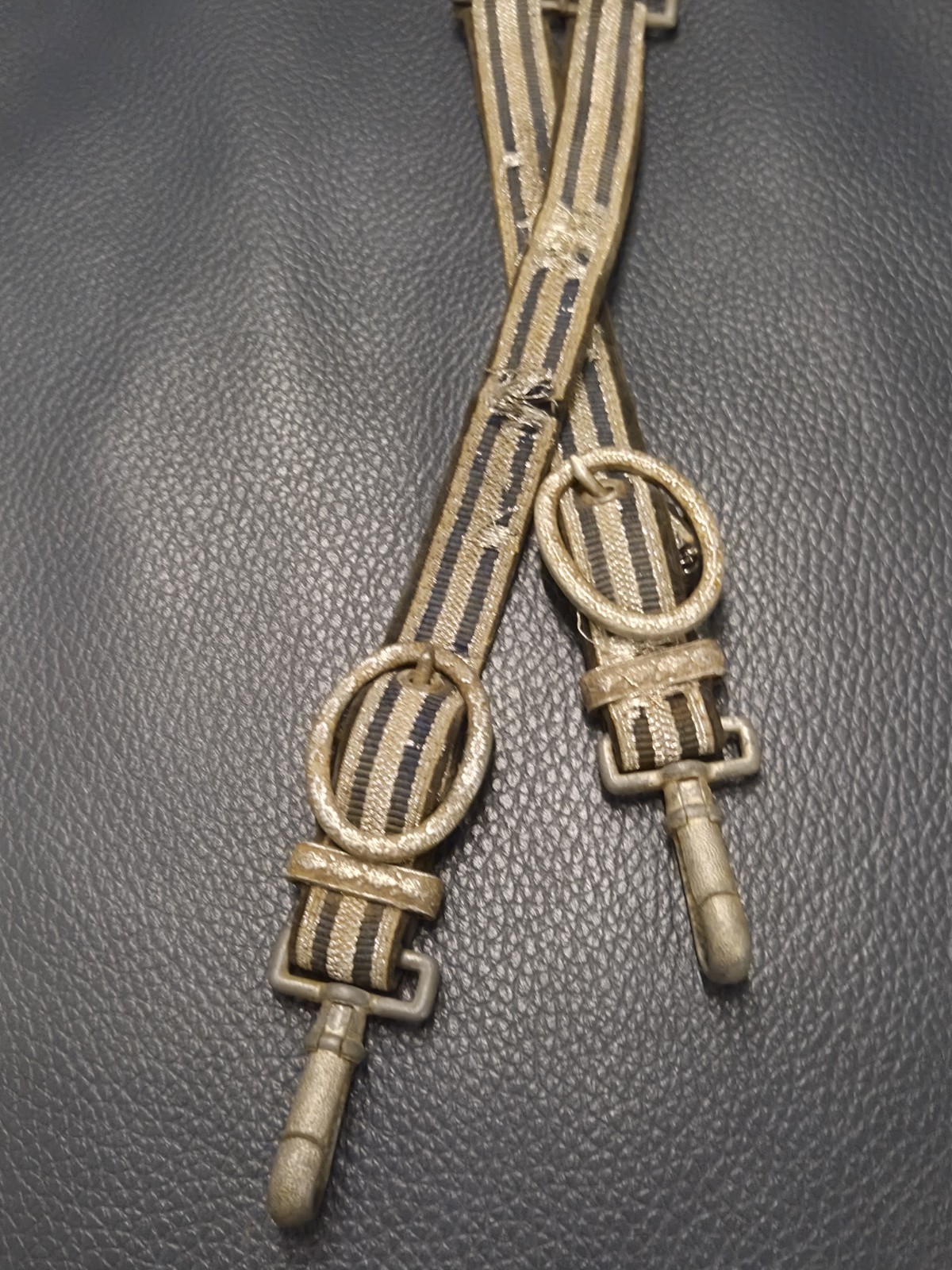 WW2 Genuine German Luftwaffe Hanger set, straps set, with traces of service WW2 Genuine German Luftwaffe Hanger set, straps set, with traces of service