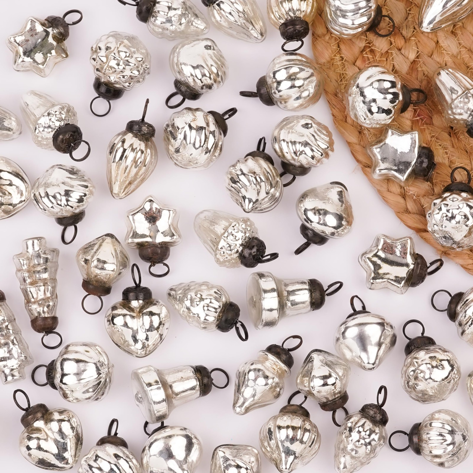 IndianShelf 25 Pieces Silver Tiny Glass Vintage Christmas Tree Ornaments IndianShelf 25 Pieces Silver Tiny Glass Vintage Christmas Tree Ornaments