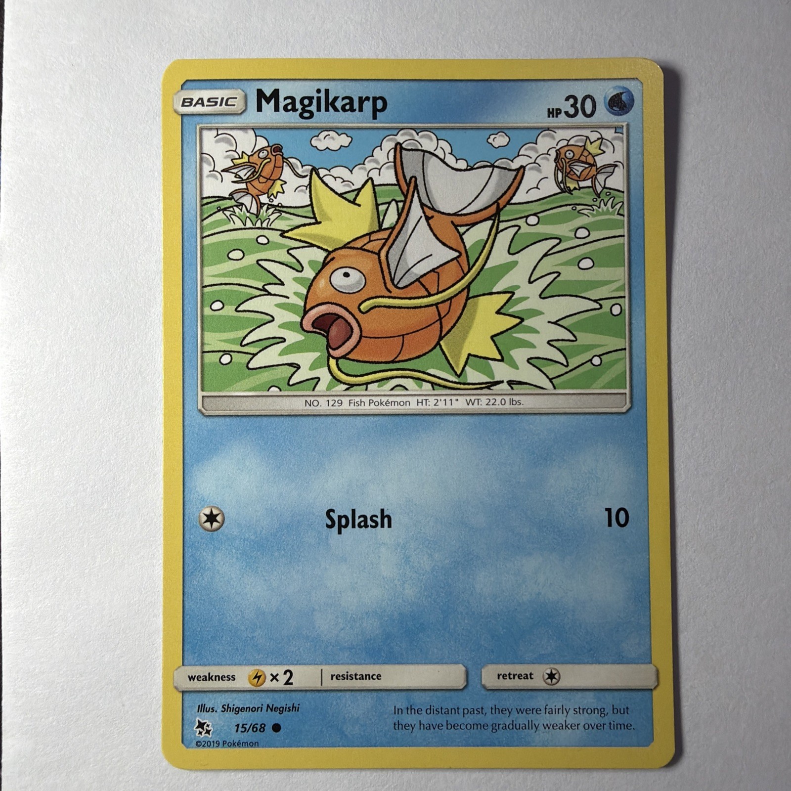Pokémon TCG - MAGIKARP - 15/68 - Sun & Moon: Hidden Fates (2019) - NM+