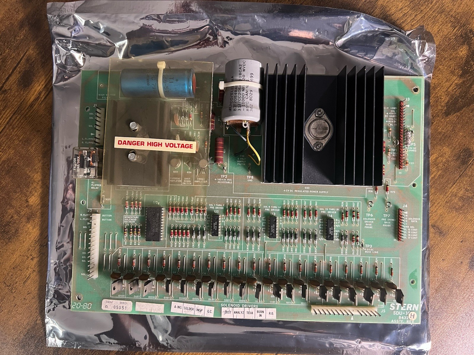 NOS Stern SDU-100 B432 Solenoid Driver Regulator Board Pinball Rev B Untested NOS Stern SDU-100 B432 Solenoid Driver Regulator Board Pinball Rev B Untested