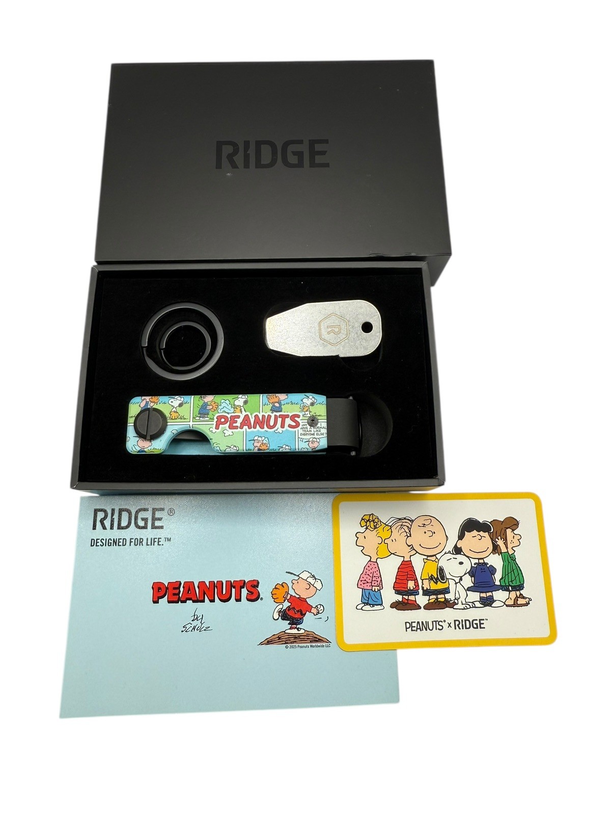 RIDGE Peanuts Sunday Strip Keycase Keychain NIB Sold Out Online RIDGE Peanuts Sunday Strip Keycase Keychain NIB Sold Out Online