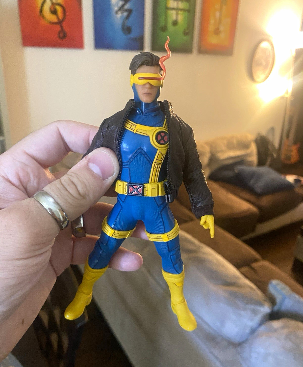 Mezco Cyclops X-Men 1:12 Figure w/ Optic Blast Effect & Extra Head Mezco Cyclops X-Men 1:12 Figure w/ Optic Blast Effect & Extra Head