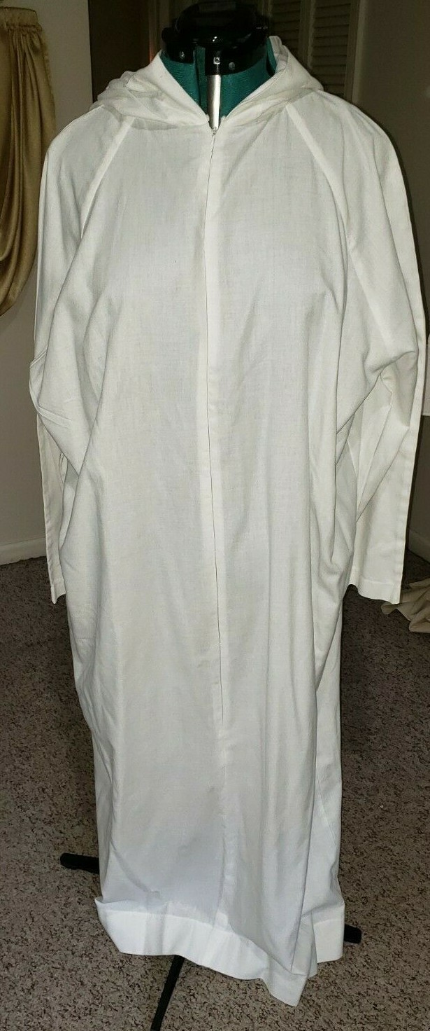 YOUTH ROBE SERVER CHOIR W/HOOD ZIPPER FRONT WHITE AUTOM SZ 10 YOUTH ROBE SERVER CHOIR W/HOOD ZIPPER FRONT WHITE AUTOM SZ 10