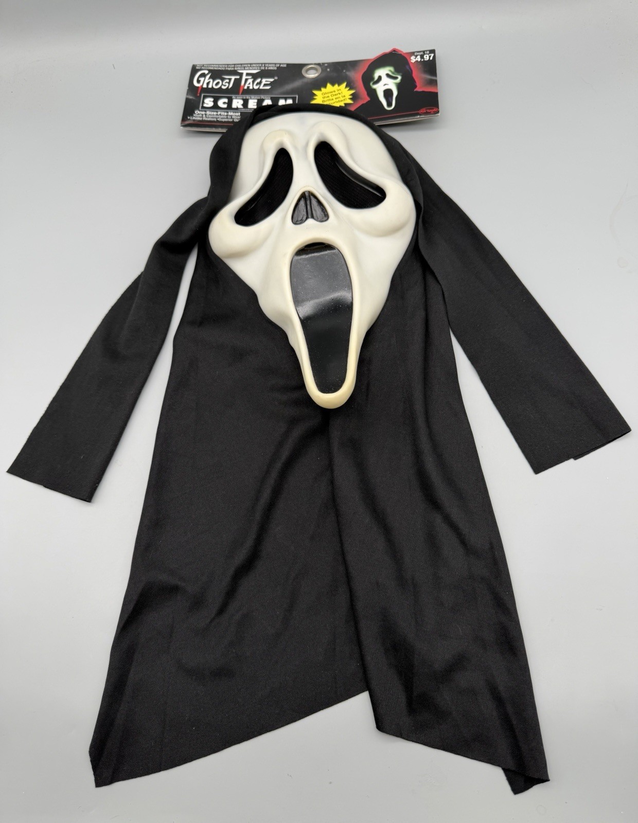 NWT Vintage 1997 Easter Unlimited Fun World DIV Ghost Face Scream Mask 9206 GLO NWT Vintage 1997 Easter Unlimited Fun World DIV Ghost Face Scream Mask 9206 GLO