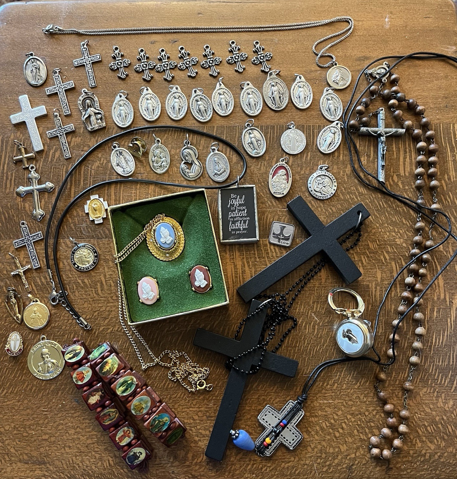 Vintage Lot of Catholic Religious Christian Medals Crosses Rosary Jewelry Italy Vintage Lot of Catholic Religious Christian Medals Crosses Rosary Jewelry Italy