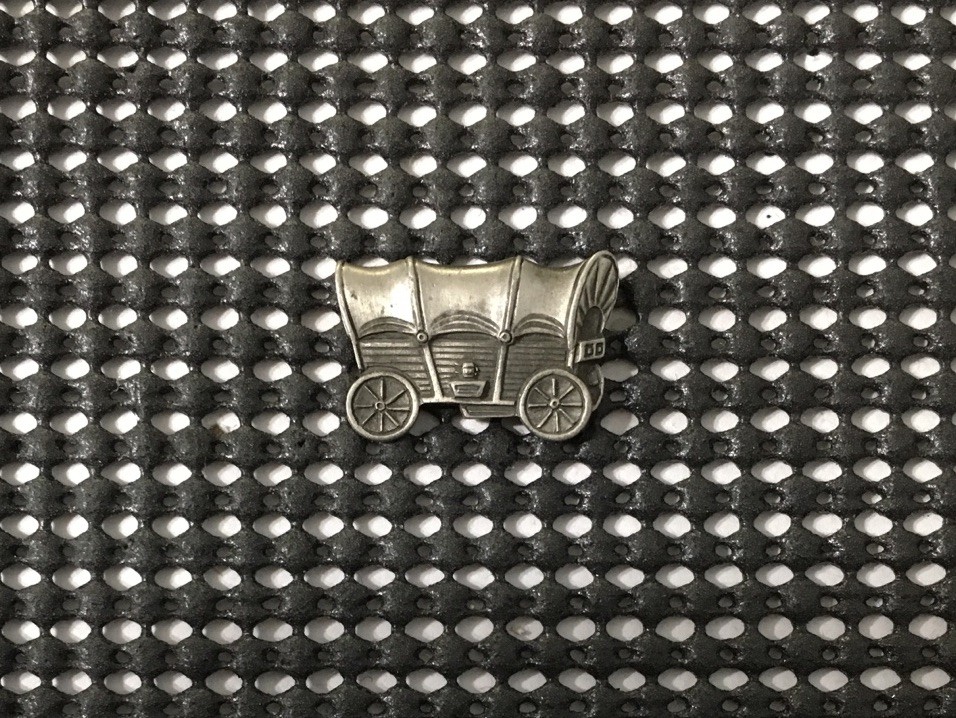 VINTAGE COVERED WAGON LAPEL PIN VINTAGE COVERED WAGON LAPEL PIN